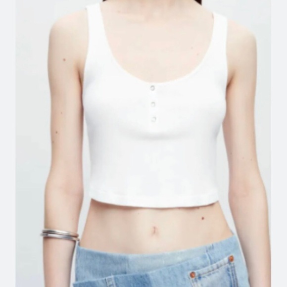"Forever 21" white ctn-spdx rib knit, 3 snap henley, cropped tank top- jr size L - Picture 2 of 11